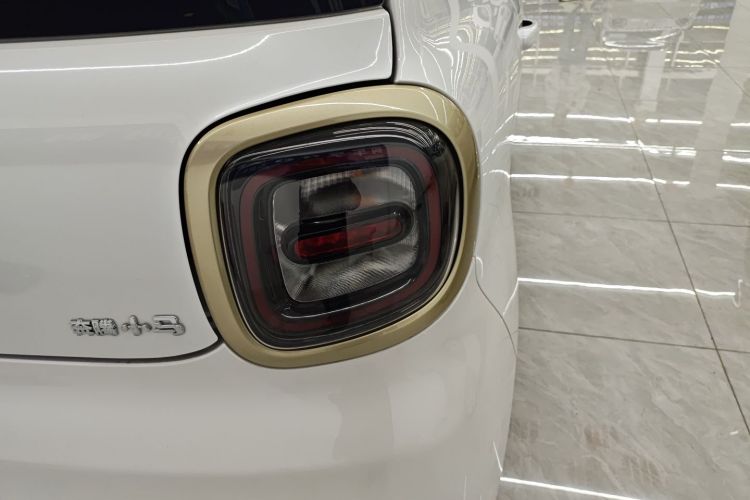 奔腾小马 2026款 222km 炫彩马车身外观9