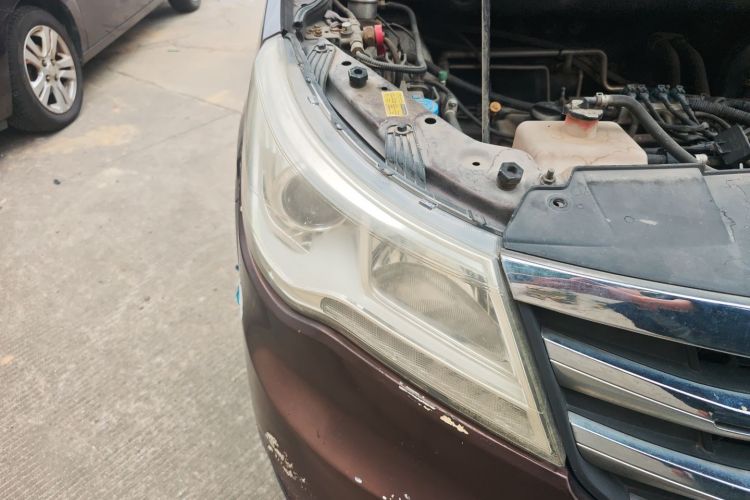 北汽威旺M50F 2017款 1.5L 标准型车身外观8