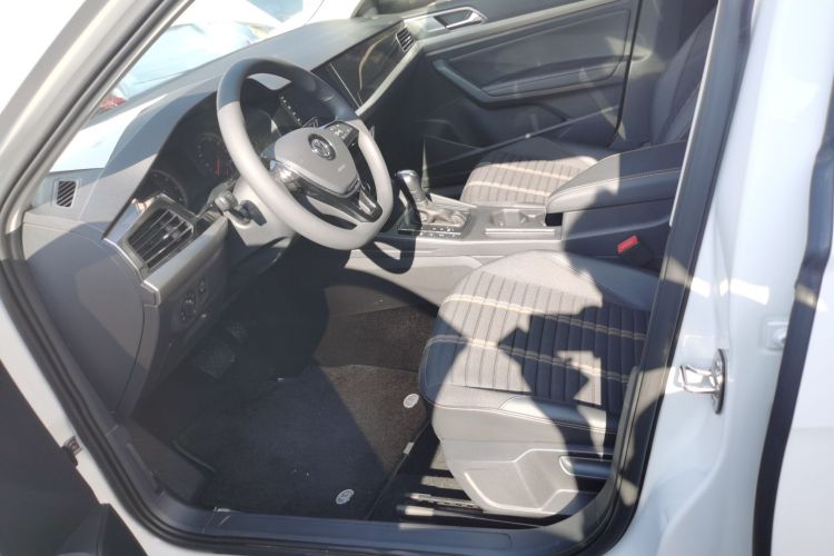 大众 朗逸 2018款 两厢 200TSI DSG舒适版 国V中控内饰19