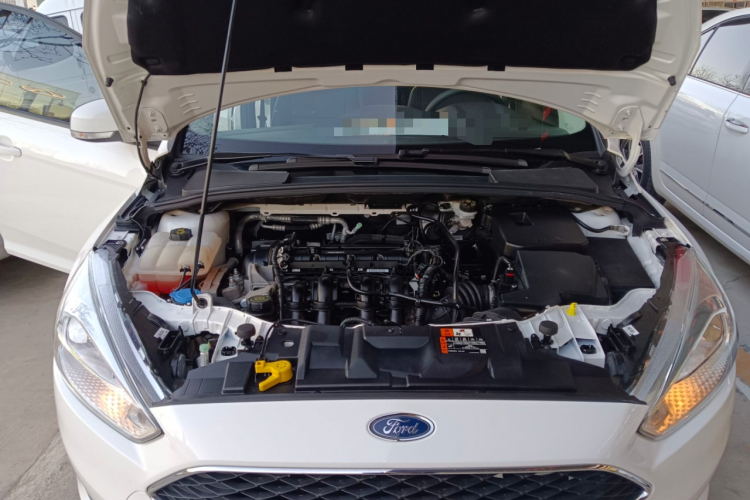 福特 福克斯 2017款 两厢 1.6L 手动舒适型智行版机舱底盘24