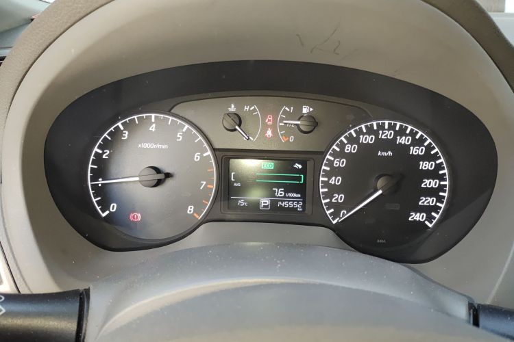 日产 轩逸 2014款 1.6XV CVT尊享版中控内饰14