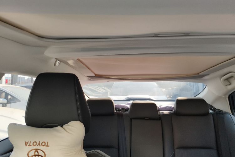 丰田 凯美瑞 2024款  双擎 2.0HG 尊贵版中控内饰22