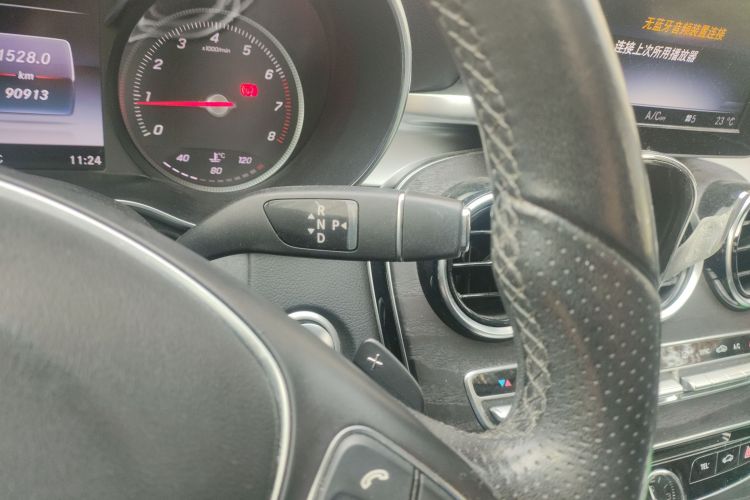 奔驰C级 2017款 改款 C 200 L 运动版中控内饰18