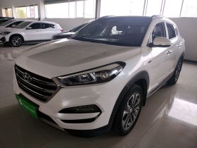 现代 途胜 2015款 1.6T 双离合四驱尊贵型