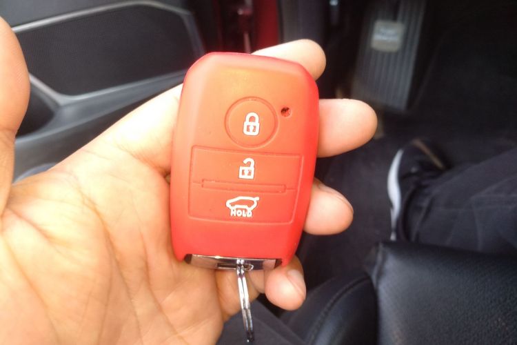 起亚K5 2016款 2.0L 自动LUX中控内饰7001