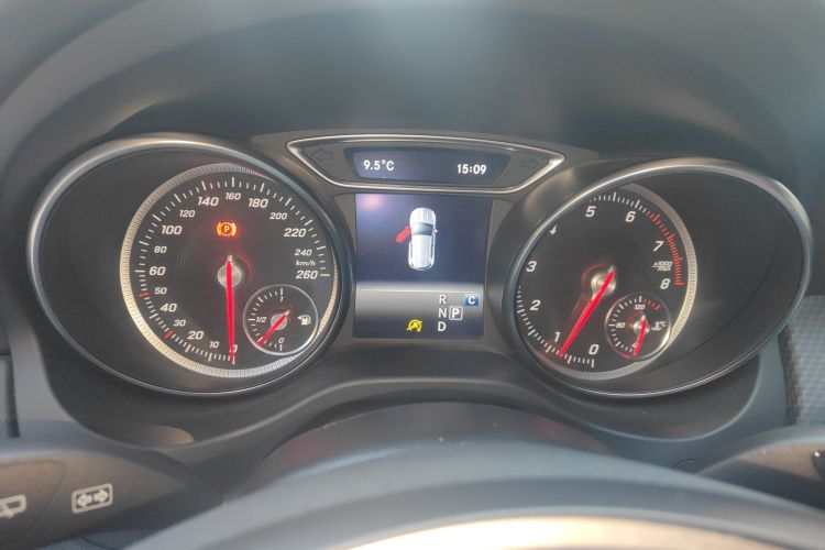 奔驰GLA 2018款 GLA 200 时尚型中控内饰14