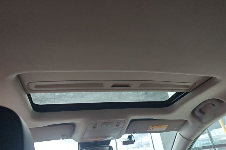 别克 君威 2015款 1.6T 精英技术型中控内饰22