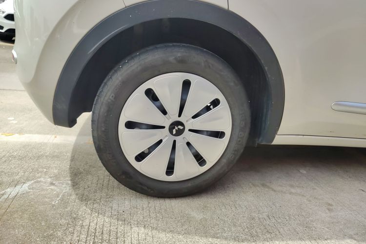 五菱汽车 五菱缤果 2023款 333km 快享款车身外观6008