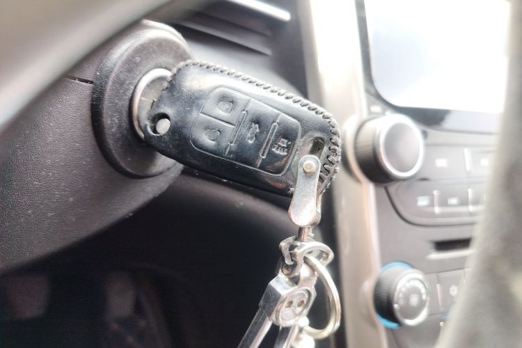 雪佛兰 迈锐宝 2013款 1.6T 自动舒适版中控内饰11