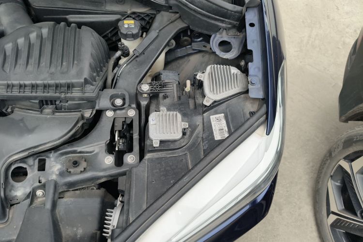 宝马X1 2018款 xDrive20Li 豪华型机舱底盘26