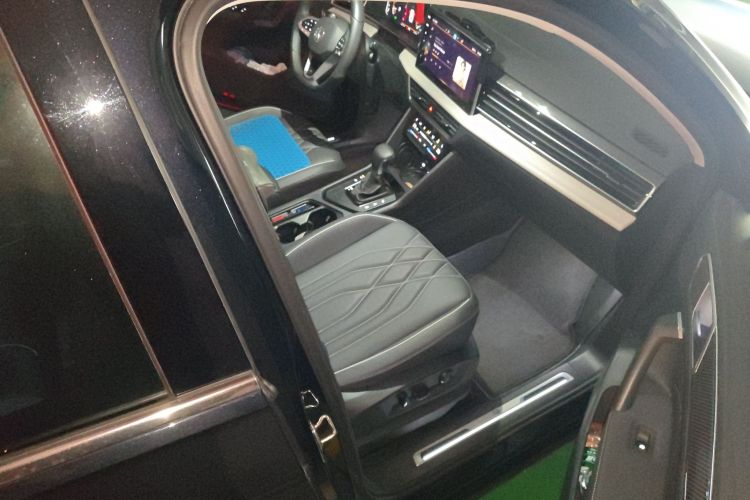 大众 途观L 2024款 330TSI 自动两驱R-Line越享版局部细节9005