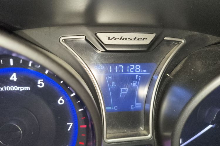 现代 Veloster飞思 2015款 1.6T 自动豪华版中控内饰15