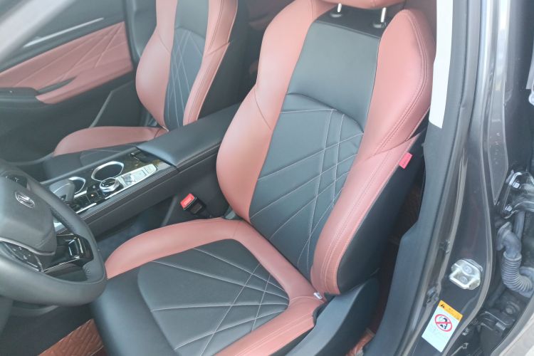 长安 逸动 2022款 PLUS 蓝鲸NE 1.4T GDI DCT旗舰版局部细节19