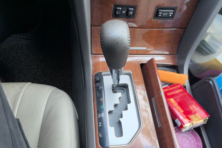 丰田 凯美瑞 2012款 200G 经典豪华版中控内饰18