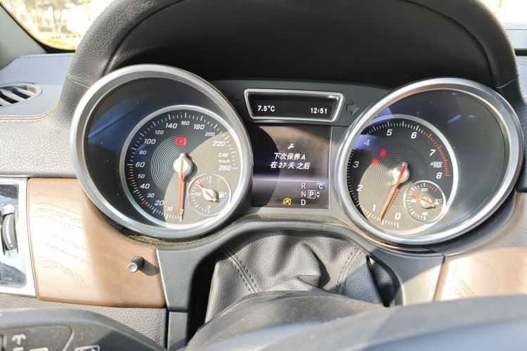 奔驰GLS  GLS 400 4MATIC豪华型中控内饰14