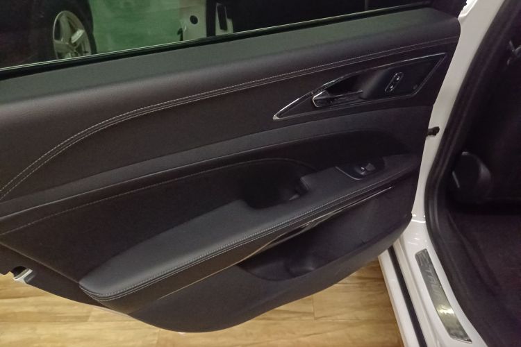 福特 金牛座 2019款 EcoBoost 245 尊享版中控内饰7008