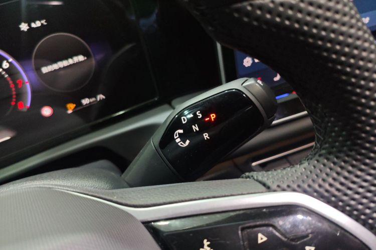 大众 途观L 2025款 PRO 380TSI 两驱 R-Line 智领版局部细节18