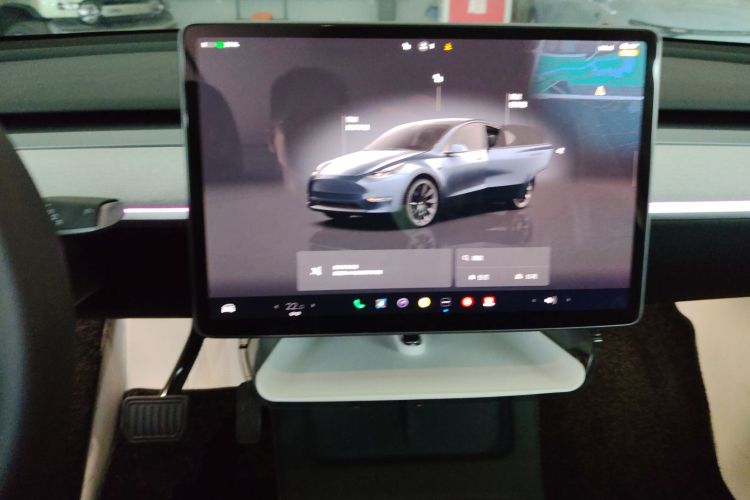 特斯拉 Model Y 2024款 长续航全轮驱动版中控内饰16