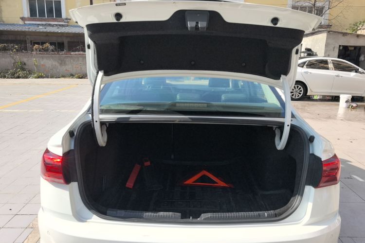 大众 宝来 2020款 1.5L 手动舒适型机舱底盘23