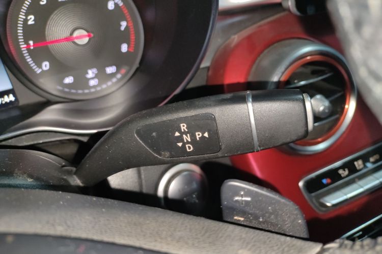 奔驰C级(进口) 2018款 C 200 旅行轿车局部细节18