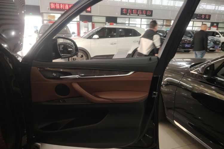 宝马X6 2018款 xDrive28i中控内饰42