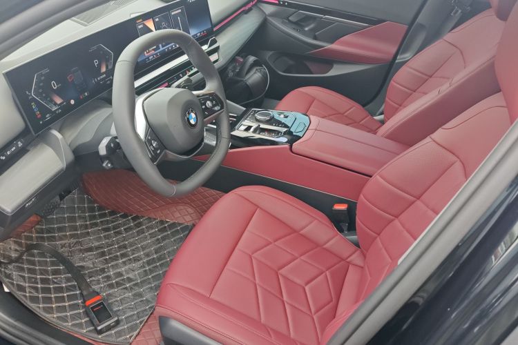 宝马5系 2024款 525Li 豪华套装中控内饰19