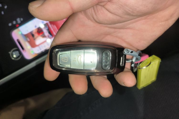 奥迪A3 2023款 改款 A3L Limousine 35 TFSI 时尚运动型中控内饰7001