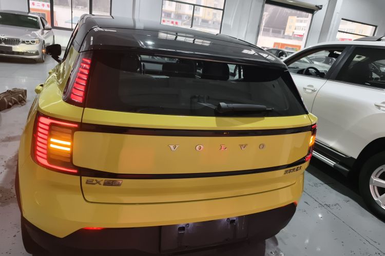 沃尔沃EX30 2025款 后驱长续航版 Ultra车身外观6