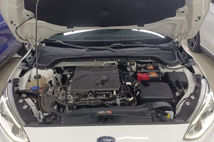 福特 福克斯 2020款 三厢 EcoBoost 180 自动锋潮型局部细节24