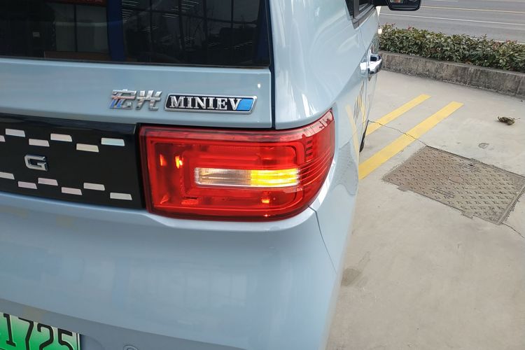 五菱汽车 宏光MINIEV 2022款 悦享款 三元锂车身外观9