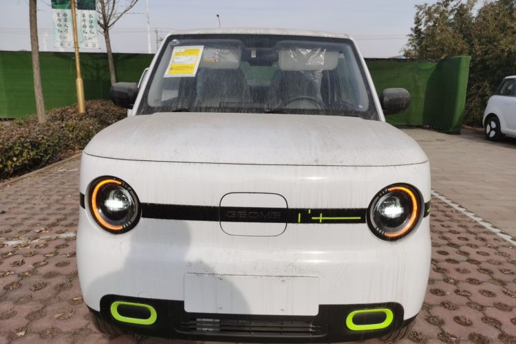 吉利银河 熊猫 2025款 210km 元气熊车身外观2