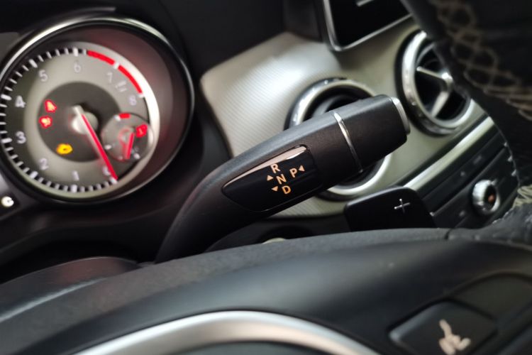 奔驰GLA 2016款 GLA 200 时尚型中控内饰18