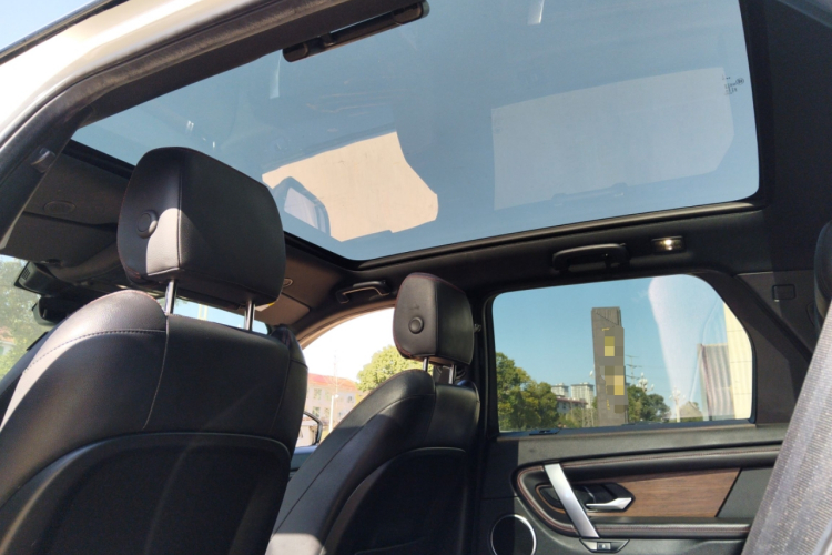 路虎 发现运动版 2022款 改款 249PS R-Dynamic S 性能版 5座中控内饰22