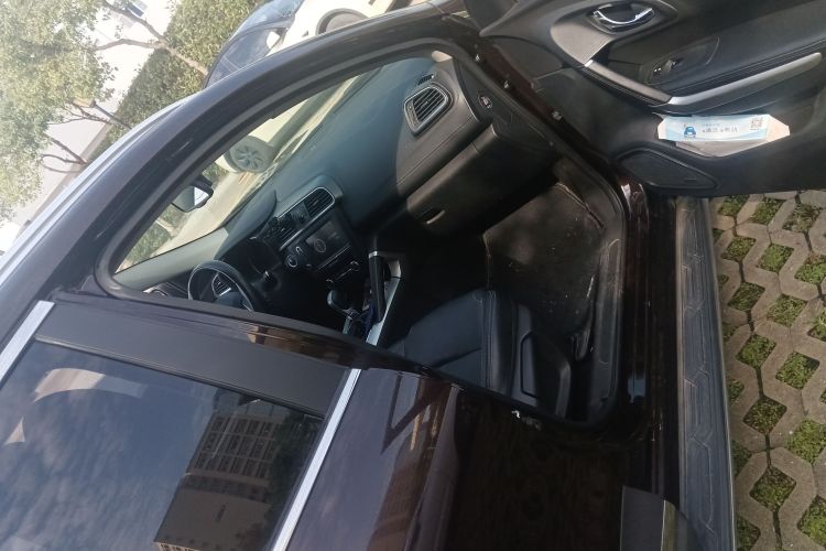 雷诺 科雷嘉 2017款 2.0L 四驱尊贵版局部细节9005