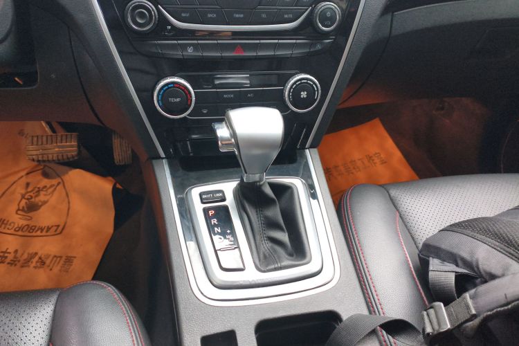 猎豹汽车 猎豹CS10 2017款 1.5T CVT精英型中控内饰18