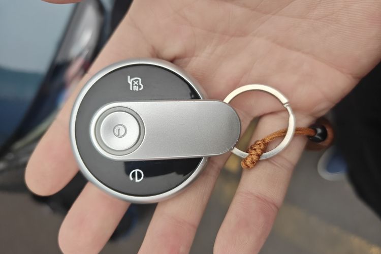 奔腾 悦意03 2025款 565km 臻享版中控内饰7001