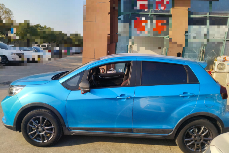 吉利汽车 远景X3 2021款 PRO 1.5L CVT尊贵型车身外观4