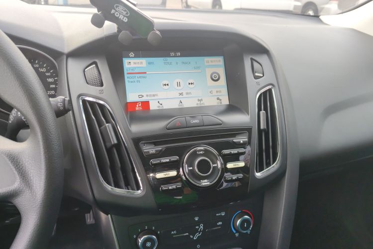 福特 福克斯 2017款 两厢 1.6L 自动舒适型智行版中控内饰16