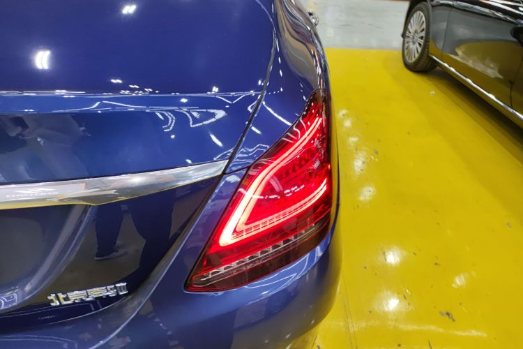 奔驰C级 2021款 C 200 L 时尚型运动版车身外观9