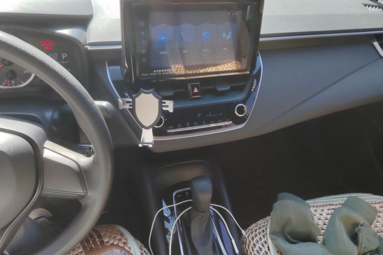 丰田 雷凌 2021款 TNGA 1.5L CVT进取版中控内饰16