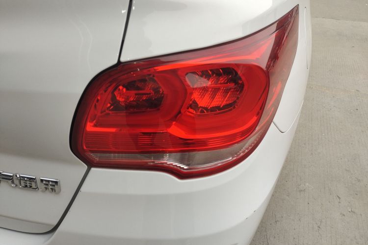 雪佛兰 科沃兹 2016款 1.5L 手动欣享版车身外观9