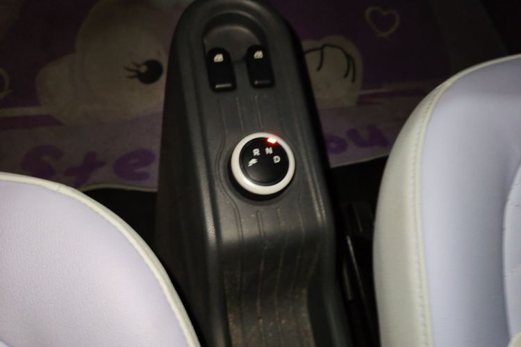 五菱汽车 宏光MINIEV 2022款 马卡龙时尚款 三元锂中控内饰18