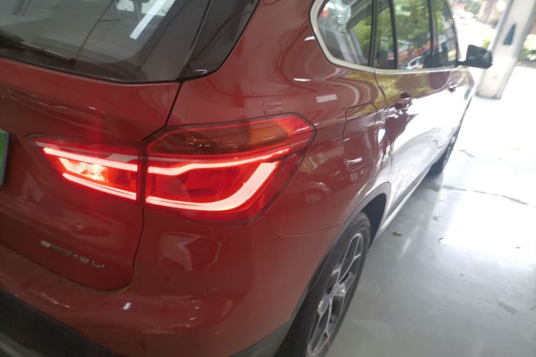 宝马X1 2019款 sDrive18Li 尊享型车身外观9