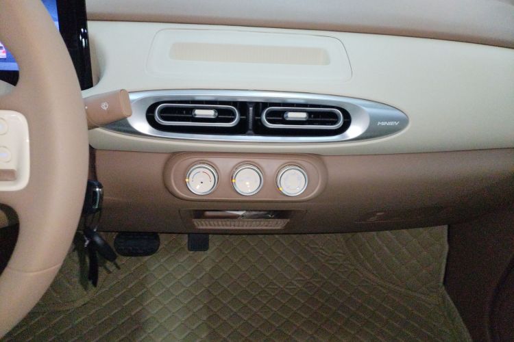 五菱汽车 宏光MINIEV 2025款 四门版 进阶款中控内饰16