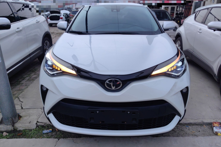 丰田C-HR 2021款 2.0L 豪华版车身外观2