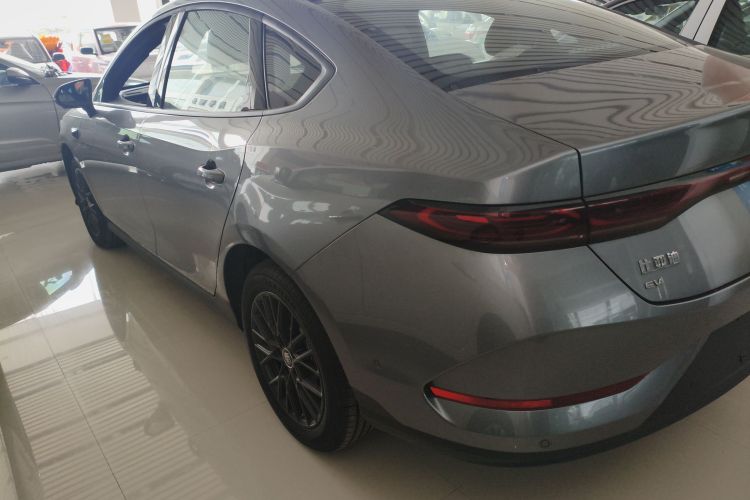 比亚迪 秦PLUS 2025款 EV 智驾版 420KM领先型车身外观4