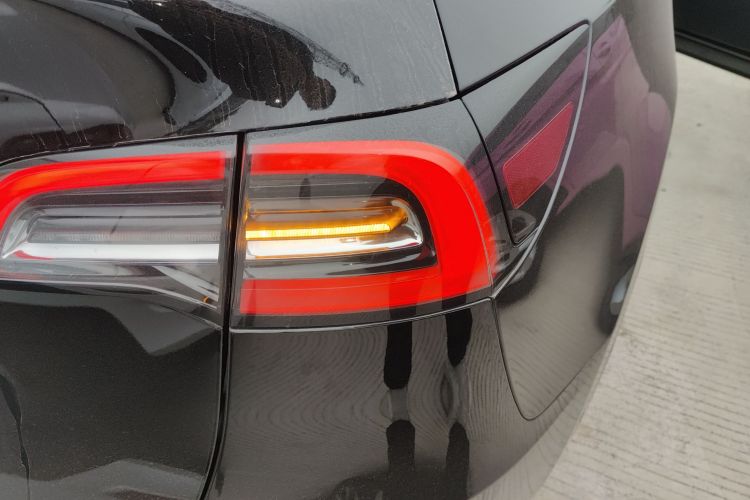 特斯拉 Model Y 2021款 标准续航后驱版车身外观6006
