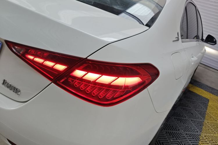 奔驰C级 2022款 C 200 L 运动版车身外观9