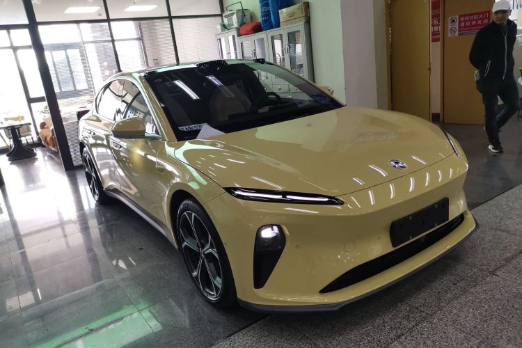 蔚来ET5 2024款 75kWh车身外观3