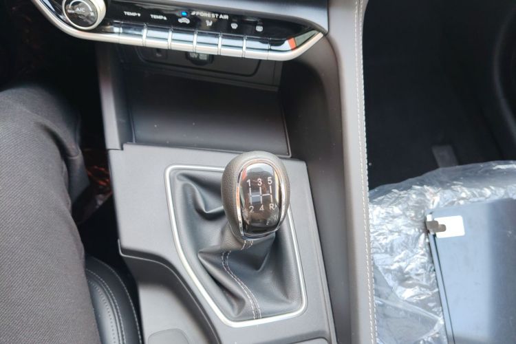 长安 逸动 2025款 PLUS 1.5L 手动豪华版中控内饰18